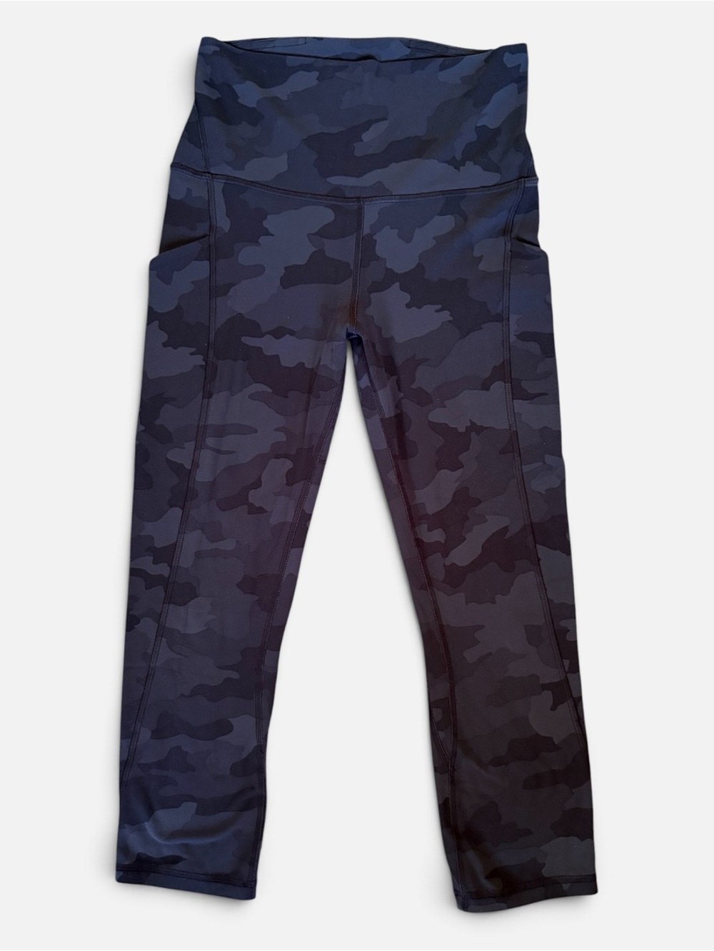Lululemon 21” Black/Grey Camo High-Rise Align Leggings with pockets. Size 6